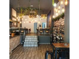 TRASPASO Vinoteca cervecería 'Bouquet' SIN COCINA Local de 120 m² photo 0