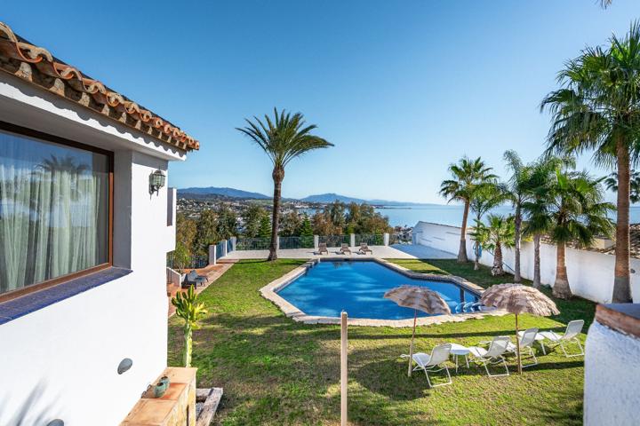 Villa En venta en Estepona photo 0