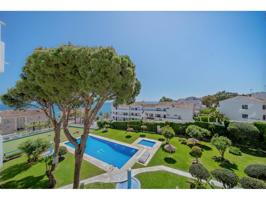 Encantador Apartamento de 2 Dormitorios con Vistas al Mar – ¡Una Joya Única en Benalmádena! photo 0
