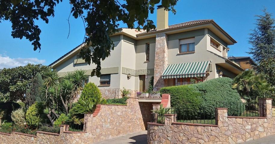 Villa En venta en La Bisbal d'Empordà photo 0
