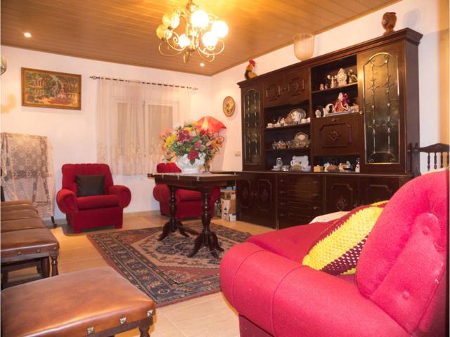 ¡Descubre tu comodidad y privacidad en esta espectacular casa con terreno en Moraleda de Zafayona! photo 0