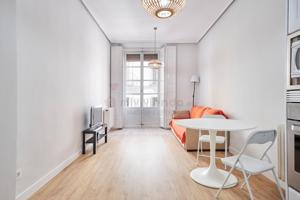 Piso en alquiler en Madrid de 87 m2 photo 0