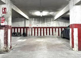 Plaza De Parking en venta en Madrid de 18 m2 photo 0