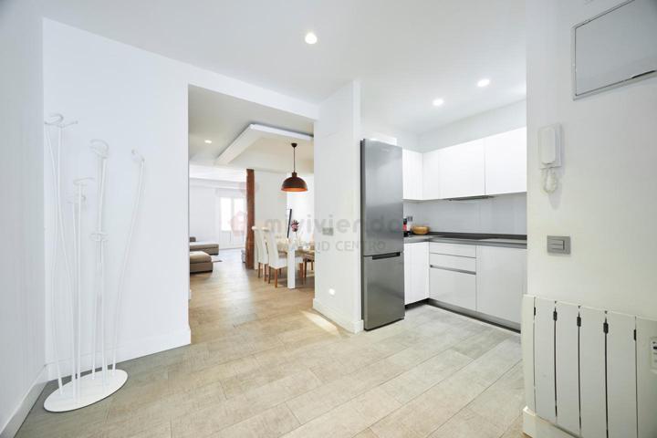 Piso en venta en Madrid de 148 m2 photo 0