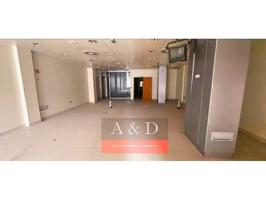 Gran Oportunidad! Amplio Local Comercial en el Corazón de Vélez-Málaga photo 0