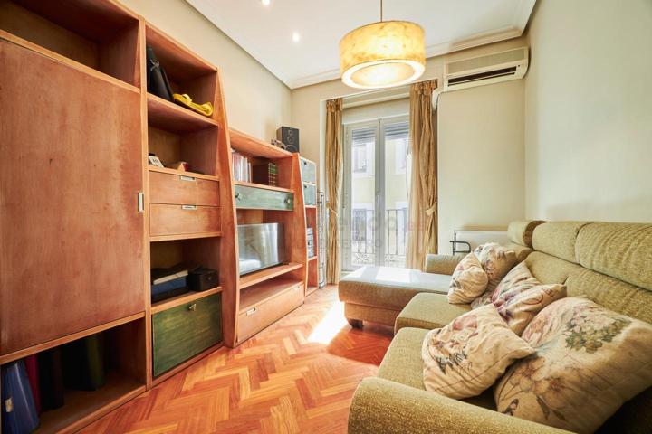 Piso en venta en Madrid de 70 m2 photo 0