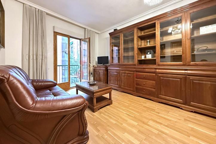 Piso en alquiler en Madrid de 84 m2 photo 0