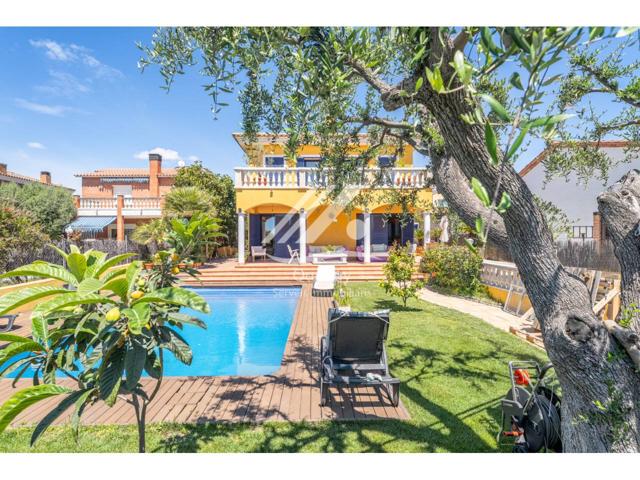 Chalet en venta en Calafell photo 0