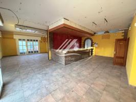 Local en venta en Els Pallaresos photo 0