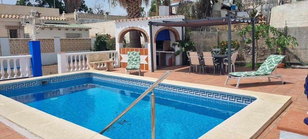 Villa En alquiler en Torrox photo 0