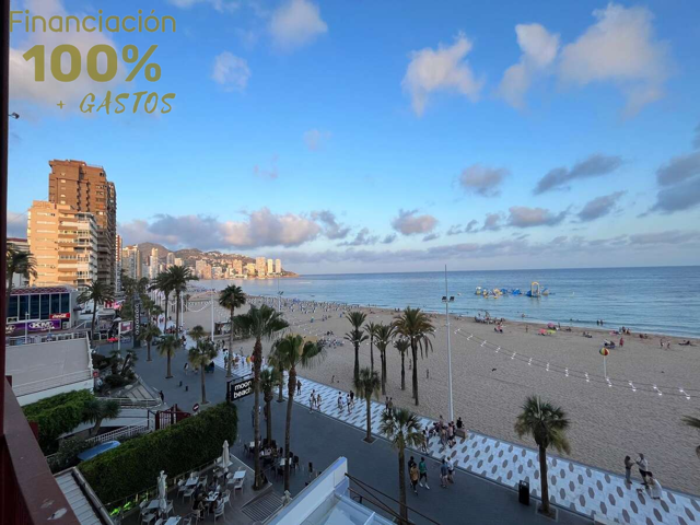 Maravilloso piso con terraza en primera línea de playa en Benidorm!! photo 0