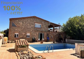 Estupendo chalet con jardín y piscina privada en El Burgo de Ebro!! photo 0
