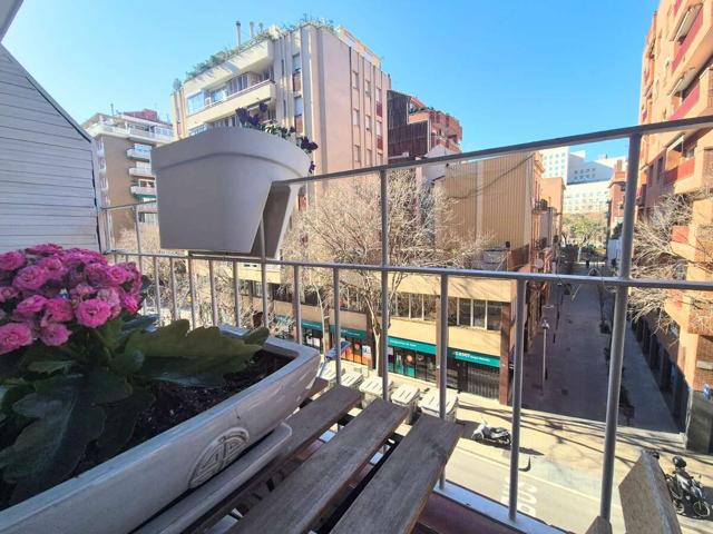 Piso en venta en travesía de les Corts photo 0