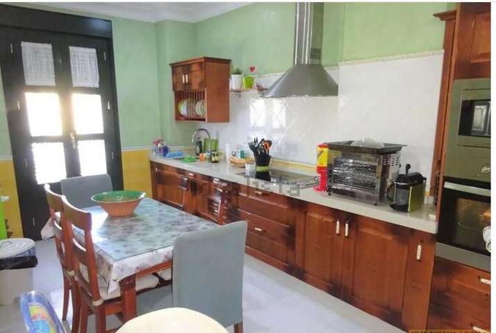 SE VENDE ESTUPENDA CASA REFORMADA CON ASCENSOR 2 PLANTAS + LOCAL COMERCIAL photo 0