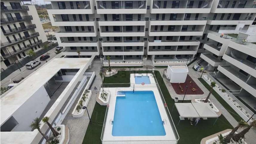 PISO A ESTRENAR CON PISCINA: 3 DORMITORIOS, 2 BAÑOS, TERRAZA, GARAJE Y TRASTERO photo 0