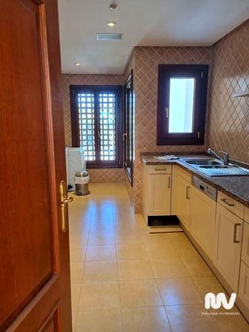 Ático en venta en Urb. Bahoa de Valerin, 4, Estepona photo 0