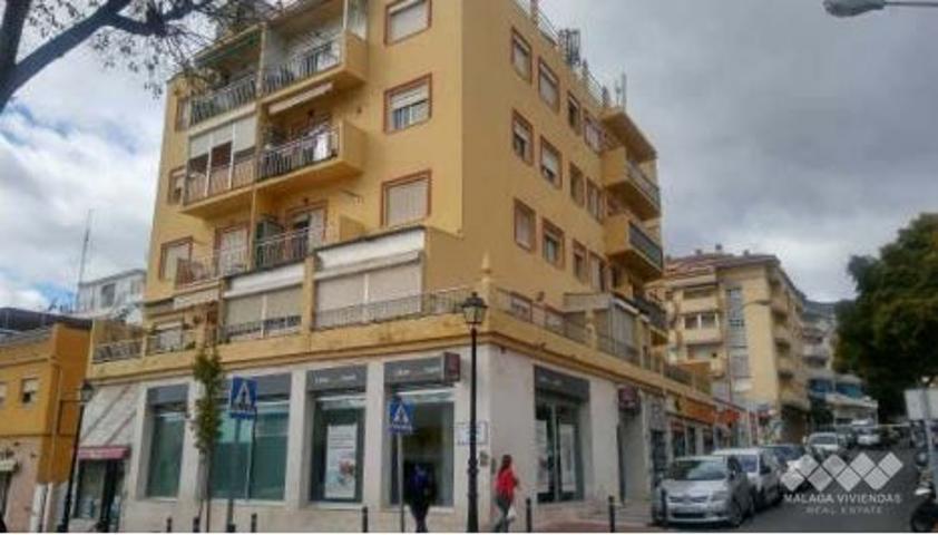 Local en Avenida Inmaculada Concepción, Benalmádena. photo 0