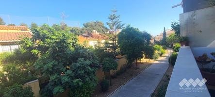 Piso con terraza y piscina en Torrequebrada, Benalmádena photo 0