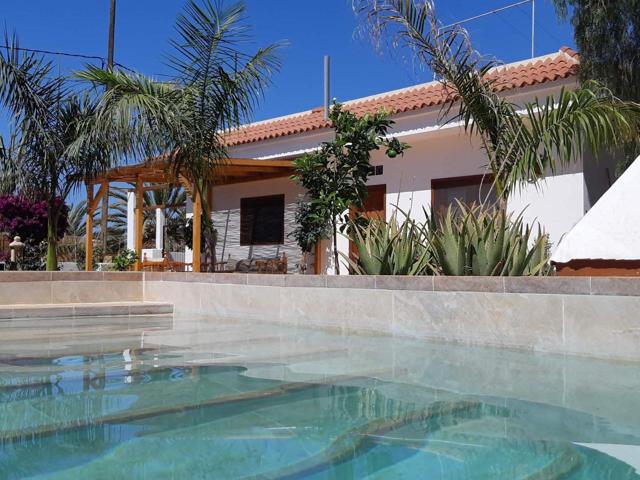 Casa - Chalet en venta en Las Rosas del Guanche de 152 m2 photo 0