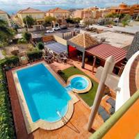 Casa - Chalet en venta en Costa Adeje de 660 m2 photo 0