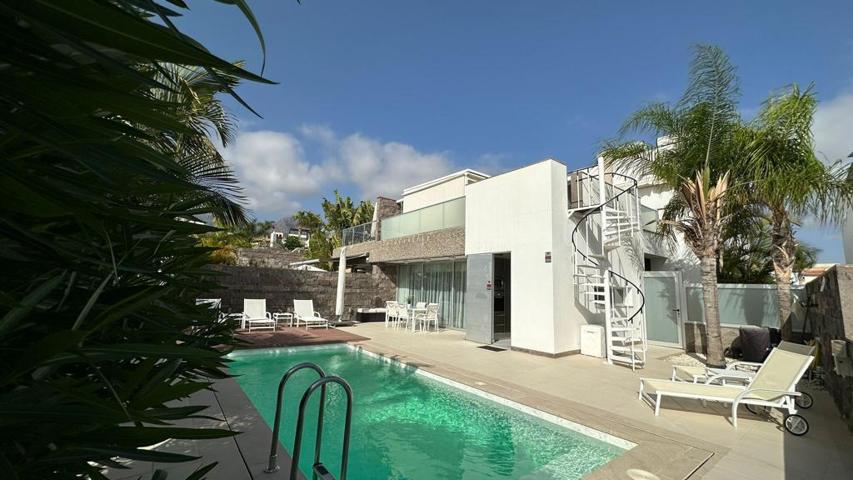 Casa - Chalet en venta en Costa Adeje de 522 m2 photo 0