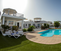 Casa - Chalet en venta en Playa Paraíso de 650 m2 photo 0