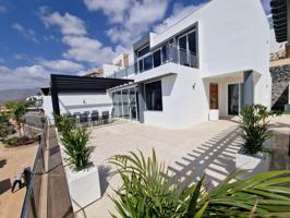 Casa - Chalet en venta en Costa Adeje de 200 m2 photo 0