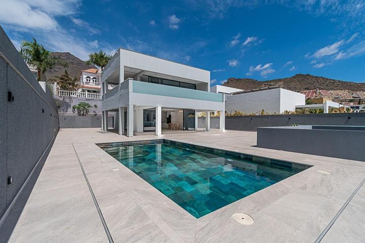 Casa - Chalet en venta en Costa Adeje de 300 m2 photo 0