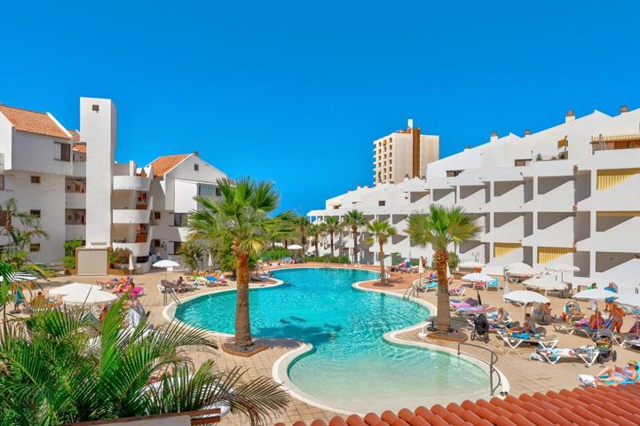 Piso en venta en Los Cristianos de 68 m2 photo 0