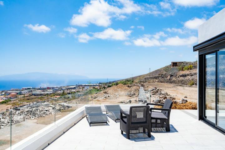 Casa - Chalet en venta en Adeje de 221 m2 photo 0
