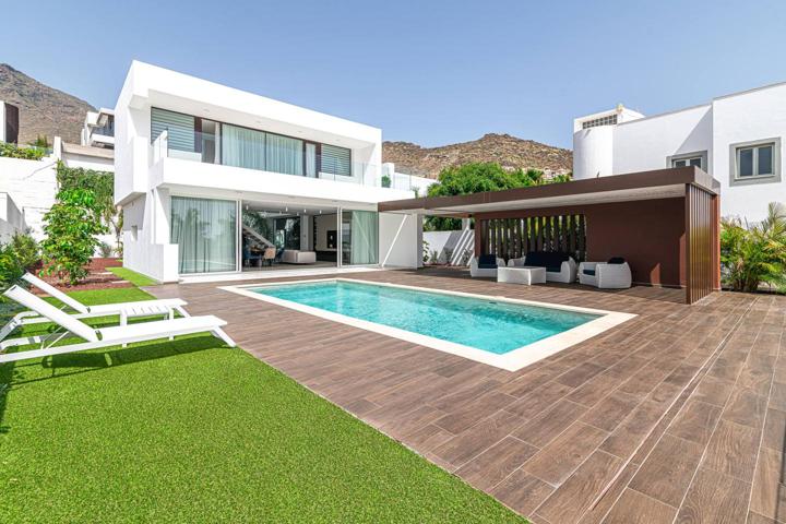 Casa - Chalet en venta en Costa Adeje de 195 m2 photo 0