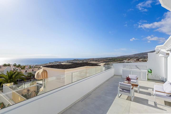 Bungalow en venta en Costa Adeje de 135 m2 photo 0
