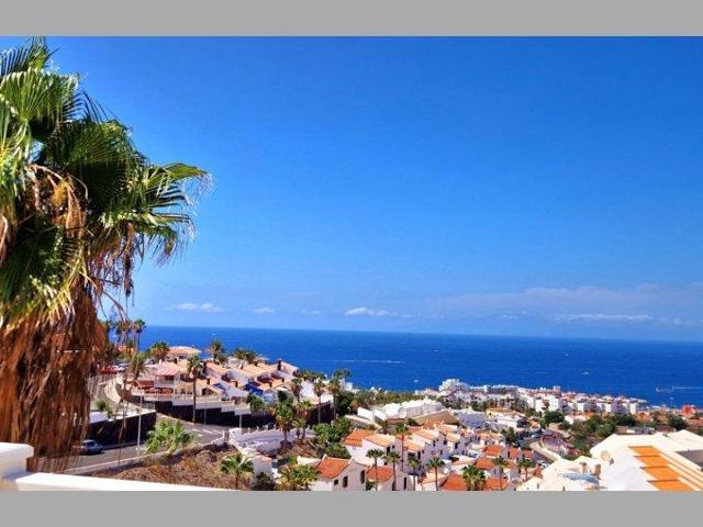Casa - Chalet en venta en Costa Adeje de 360 m2 photo 0