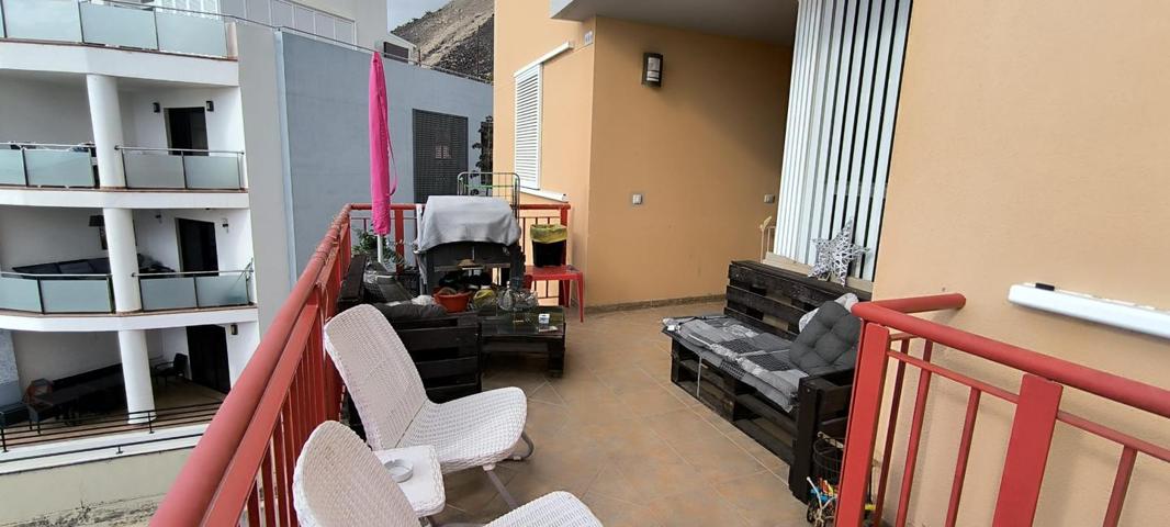 Piso en venta en Costa Adeje de 80 m2 photo 0
