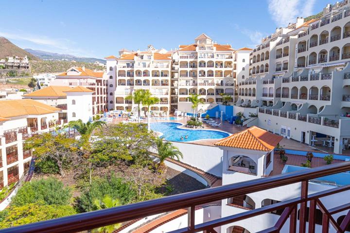 Piso en venta en Los Cristianos de 61 m2 photo 0