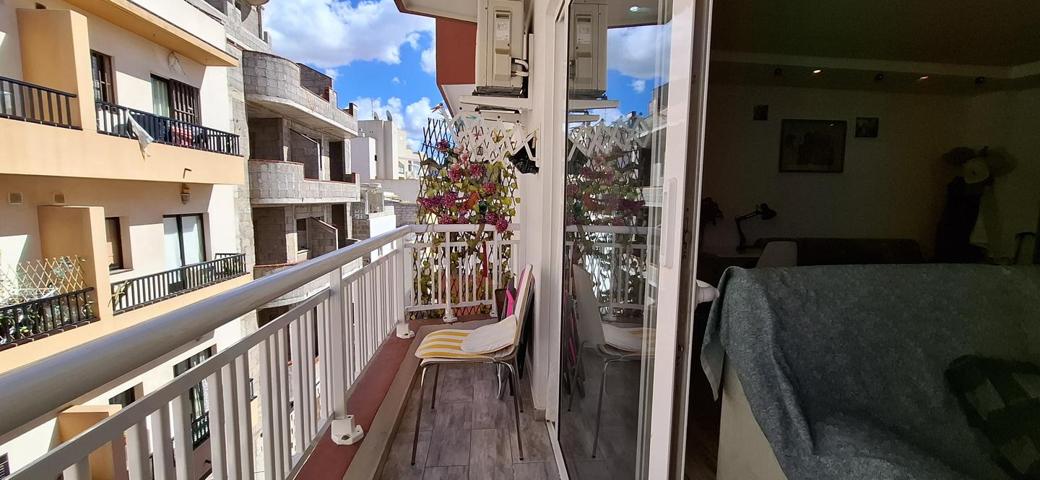 Piso en venta en Los Cristianos de 61 m2 photo 0