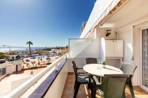 Piso en venta en Costa Adeje de 66 m2 photo 0
