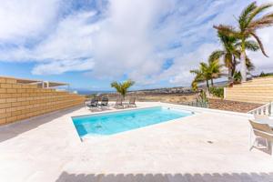 Casa - Chalet en venta en Costa Adeje de 198 m2 photo 0