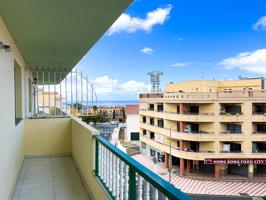 Piso en venta en Adeje de 91 m2 photo 0
