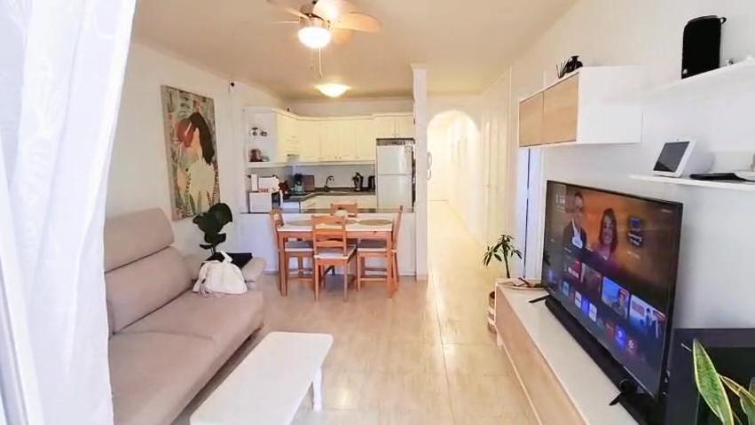 Piso en venta en Los Cristianos de 83 m2 photo 0