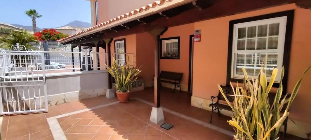 Adosado en venta en Adeje de 258 m2 photo 0