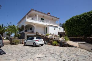 Casa - Chalet en venta en Arona de 400 m2 photo 0