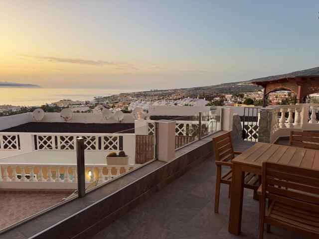 Casa - Chalet en venta en Costa Adeje de 134 m2 photo 0