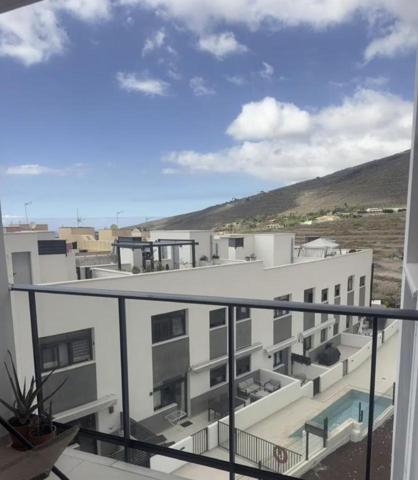 Piso en venta en Adeje de 55 m2 photo 0