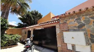 Casa En venta en Calle Travesera. 11315, La Línea De La Concepción (cádiz), La Línea De La Concepción photo 0