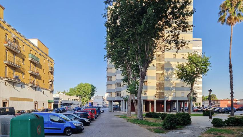 Piso En venta en Calle Andalucia. 11300, La Línea De La Concepción (cádiz)centro, La Línea De La Concepción photo 0