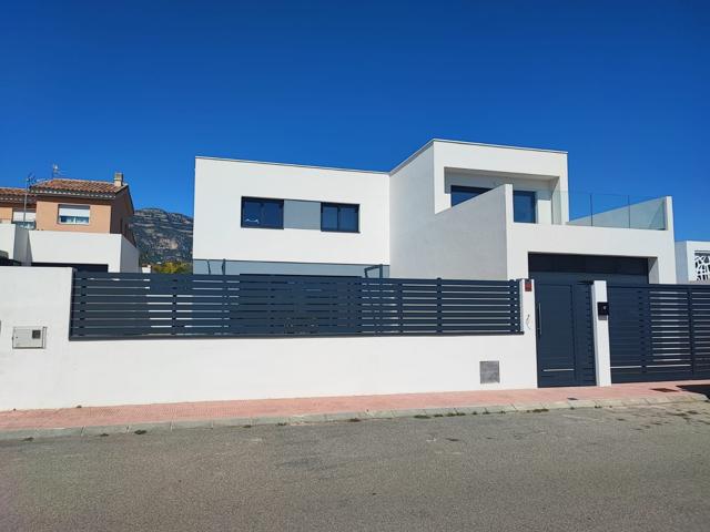 Villa En venta en Alcanar photo 0
