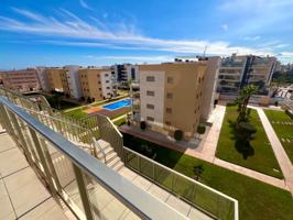 !Espaciosa y moderna ático de construcción nueva en Villa Martin 1 con piscina y parking! photo 0