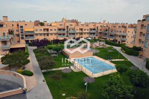 ¡Vivir como en un resort en Valdeluz! Piso con terraza y urbanización de ensueño... photo 0