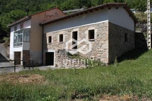 Naturaleza y Tradición en Estado Puro: Casa con Jardín Privado y Fachada de Piedra en Somiedo, ¡Inspírate y Personalízala! photo 0
